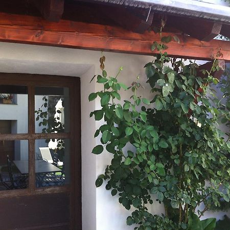 La Maison Carolane ลาตูร์เดการอล ภายนอก รูปภาพ